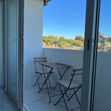 Superbe Appartement Avec Balcon Et Parking Aix-en-Provence Luaran gambar