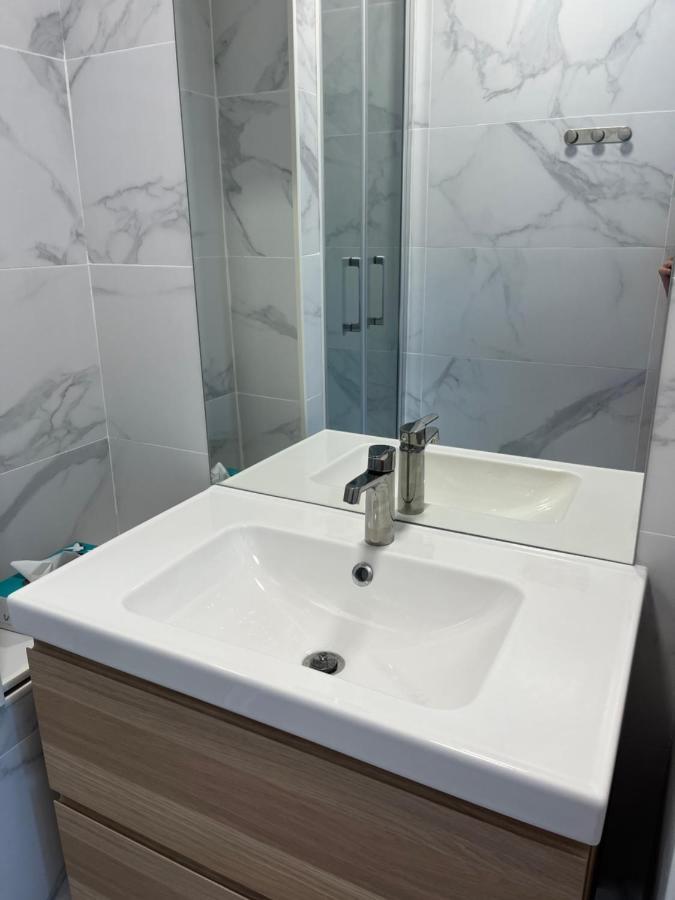 Superbe Appartement Avec Balcon Et Parking Aix-en-Provence Luaran gambar