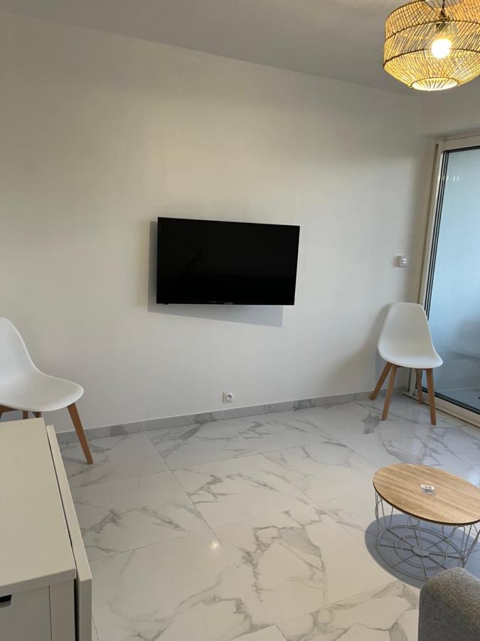 Superbe Appartement Avec Balcon Et Parking Aix-en-Provence Luaran gambar