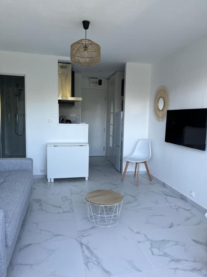 Superbe Appartement Avec Balcon Et Parking Aix-en-Provence Luaran gambar